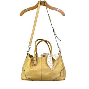 Coach leather shoulder / handbag purse